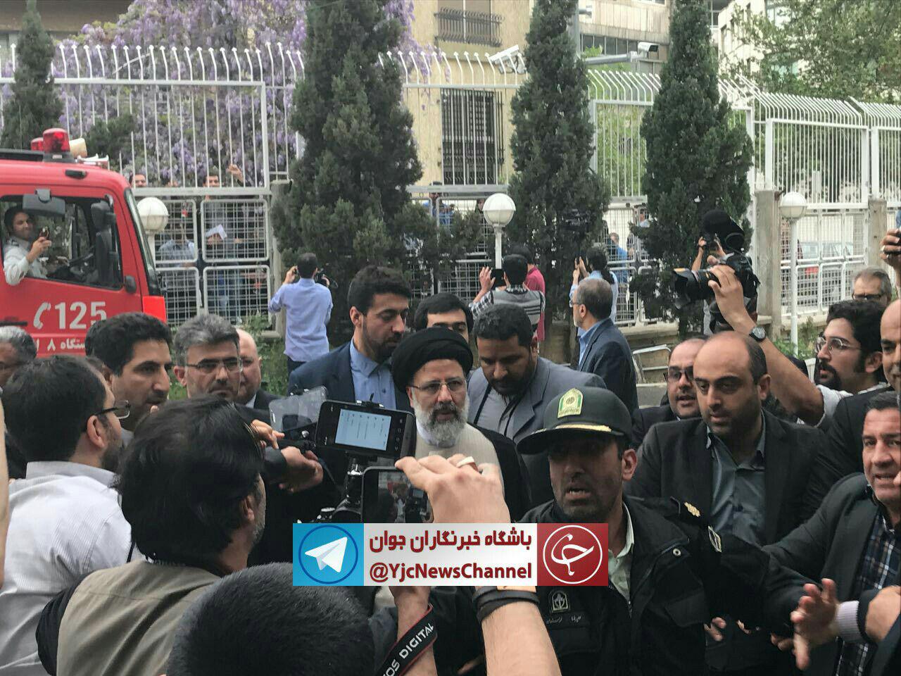 روحانی: حفظ برجام يكی از مهم ترين مسائل سياسی و اقتصادی ايران خواهد بود/ زاکانی: وعده‌های 100 روزه فقط مصرف انتخاباتی دارد/ کواکبیان: به قيافه من نمی‌خورد كه نامزد پوششی باشم