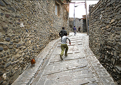 روستای ورکانه همدان جلوه ای از معماری سنگی + فیلم