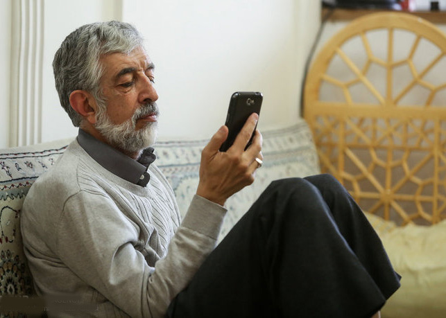 چه گوشی‌هایی در دست سیاستمداران ایرانی است؟+عکس