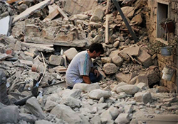 فریاد کمک مردم روستای نیمه کار که خانه‌هایشان بر اثر زلزله تخریب شد +فیلم