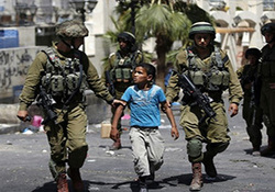کمین جوانان فلسطینی به خودروهای نظامی رژیم صهیونیستی + فیلم