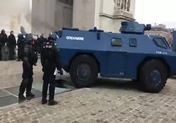 بازداشت ۱۷ نفر در تظاهرات روز شنبه در پاریس + فیلم