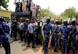 تهدید مخالفان عمر البشیر برای آغاز نافرمانی مدنی در سودان + فیلم