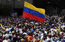 سناریوی تکراری آمریکا برای ایجاد دموکراسی این بار در ونزوئلا + فیلم
