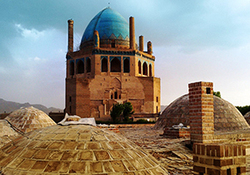 خانه‌ای شگفت انگیز در ایران، که نمای آن از ۲ میلیون فسیل ساخته شده است! + فیلم