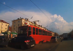 فیلم واژگونی خودروی شاسی بلند در وسط بزرگراه