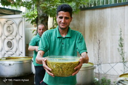 افطار روزه داران در امام زاده صالح (ع)