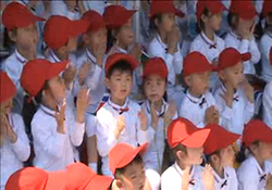 مراسم منحصر به فرد رژه مشعل در کره شمالی + فیلم