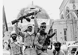 غبارروبی از بیت تاریخی امام خمینی(ره) در خمین + فیلم