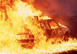 سوختن راننده در آتش به دلیل انفجار سیلندر بنزین L۹۰ + فیلم