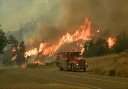 تصاویر هوایی از گستردگی آتش سوزی در کالیفرنیا +فیلم
