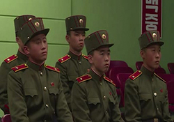 مراسم منحصر به فرد رژه مشعل در کره شمالی + فیلم