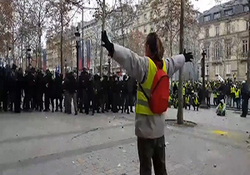 تظاهرات جلیقه زردها در پنجمین شنبه سیاه پاریس + فیلم