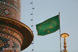 تعویض پرچم حرم سیدالکریم(ع)