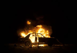 آتش زدن خودرو هنگام سوخت گیری + فیلم