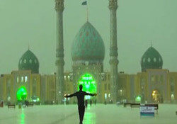 روایتی از پرداخت شمسه ی گلدسته های مسجد مقدس جمکران + فیلم