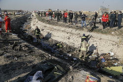 ادای احترام به جانباختگان سقوط هواپیمای اوکراینی