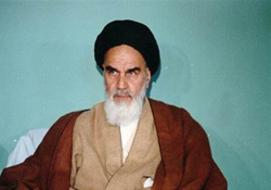 امام خمینی (ره): دشمنان از اسلام سیلی خورده‌اند + فیلم