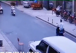 تصادف شاخ به شاخ کامیون حمل زباله با خودروی شاسی بلند + فیلم
