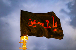 تعویض پرچم حرم احمد بن موسی (ع)