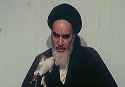 فیلمی از تنفیذ حکم اولین دوره ریاست جمهوری آیت‏ اللّه خامنه‌‏ای از سوی امام خمینی (ره)