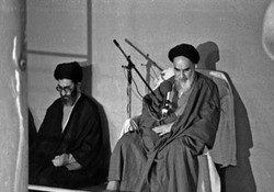ترسیم چهره امام خمینی(ره) و شهید حججی در حضور رهبر انقلاب + فیلم