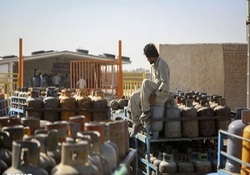علت کمبود سیلندر گاز در خوزستان + فیلم