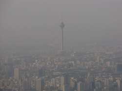 شهردار تهران: شاخص آلودگی هوای تهران در شب گذشته به نزدیکی ۲۰۰ رسید/ وضعیت ۲۰۰ یعنی تخلیه شهر + فیلم
