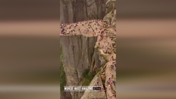 فرود عجیب و غریب یک کوهنورد از قله دماوند + فیلم
