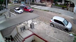 سرقت خودروی مزدا ۳ در چند ثانیه + فیلم