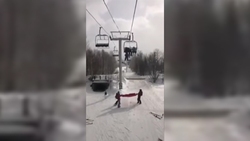 سقوط اسکی باز روس داخل گودال پر از آب + فیلم