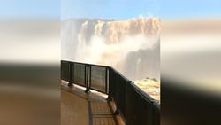 آبشاری زیبا که شباهت چندانی به آبشار ندارد! + فیلم