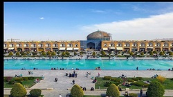 پشت پرده میدان امام اصفهان