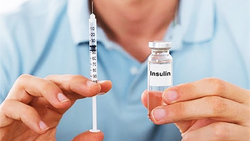 پیش بینی مهران مدیری درباره کمبود و گرانی انسولین در کشور در برنامه دورهمی + فیلم