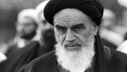 صوتی ماندگار از امام خمینی (ره)/ سازش با جنایتکاران، جنایت علیه اسلام است