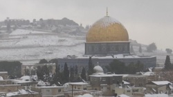 لحظه برف بازی کودکان فلسطینی در مسجد الاقصی + فیلم
