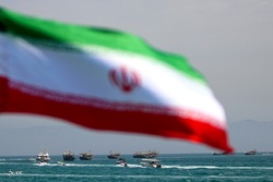 رژه شناور‌های نیروی دریایی سپاه در خلیج فارس