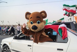 جشن پیروزی هواداران آیت‌الله رئیسی - میدان ولیعصر (عج)