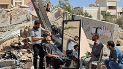 فیلم لحظه بمباران یکی از خیابان‌های غزه توسط جنگنده‌های رژیم صهیونیستی