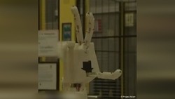 دستکشی برای لمس کردن اجسام به صورت مجازی + فیلم