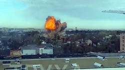 لحظه گیر افتادن هواپیمای اوکراینی در میان کابل‌های برق + فیلم