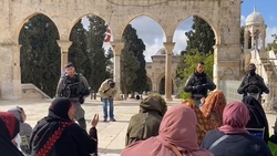 ممانعت نظامیان صهیونیست از ورود نمازگزاران فلسطینی به مسجدالاقصی + فیلم