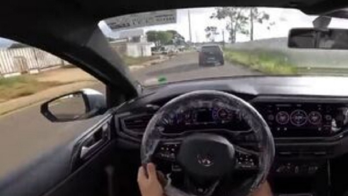 تصادف خودروهای آفرودی در هنگام کمک به یکدیگر + فیلم