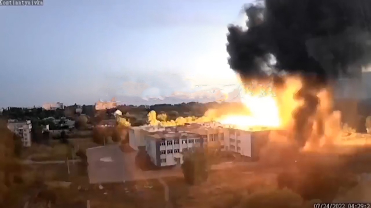 لحظه انهدام سلاح‌های اهدایی آمریکا به اوکراین + فیلم