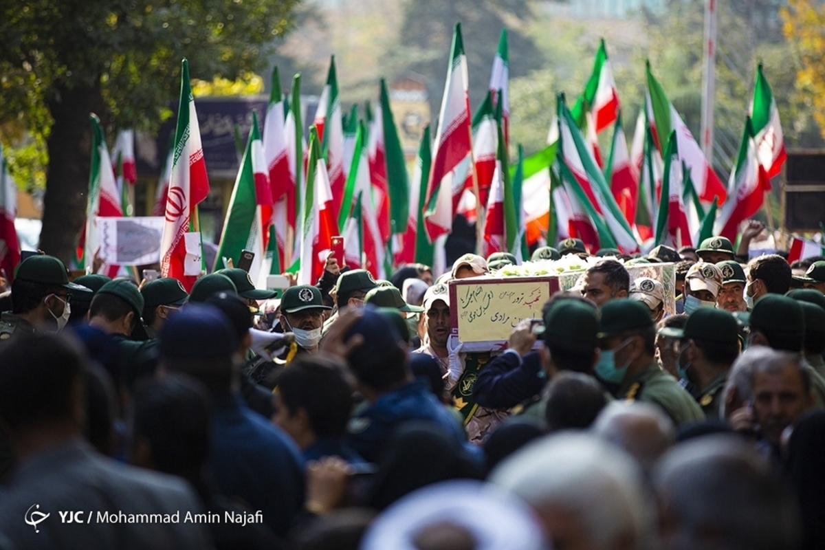 تشییع پیکر مطهر شهدای تروریستی شیراز در مشهد مقدس