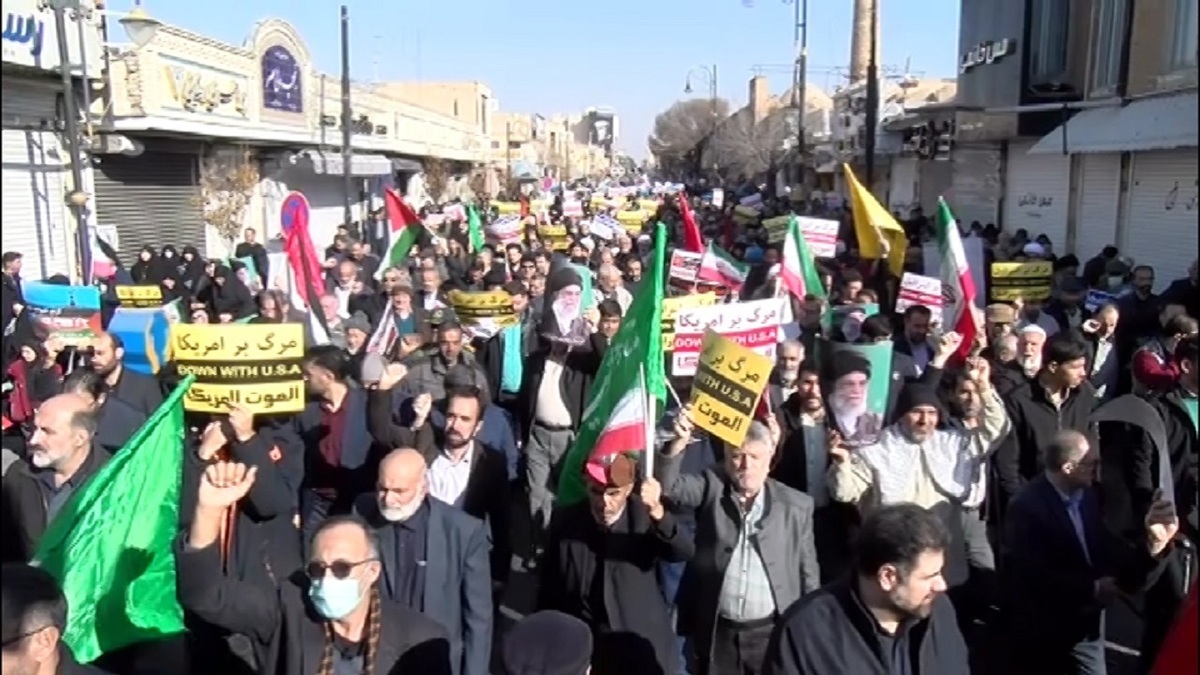 راهپیمایی مردم اصفهان در محکومیت حادثه تروریستی کرمان