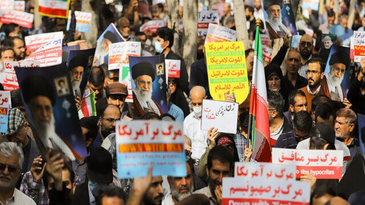 راهپیمایی مردم تبریز در محکومیت حادثه تروریستی کرمان