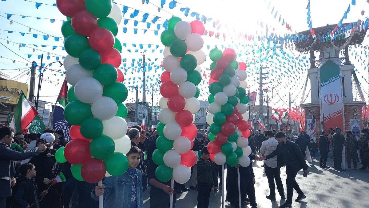 راهپیمایی چهل و پنجمین سالروز پیروزی انقلاب اسلامی در مشهد و قم