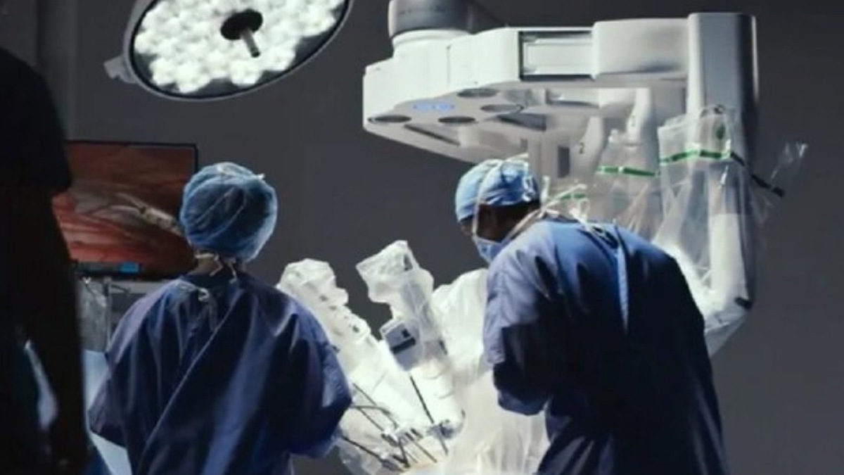 جراحی بسیار دقیق و حرفه‌ای ربات جدید شرکت سونی روی یک دانه ذرت + فیلم