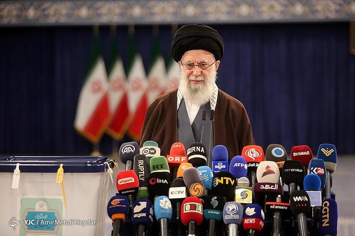 حضور رهبر انقلاب اسلامی در چهاردهمین دوره انتخابات ریاست جمهوری